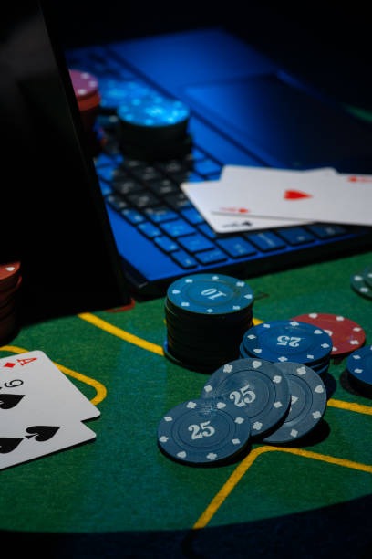 Betting interface on dinda77 during Bandar Poker round